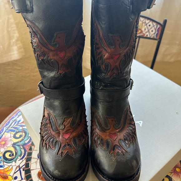 Carvela by Kurt Geiger Scorpion Biker Boots in size 40/9 - Picture 3 of 9